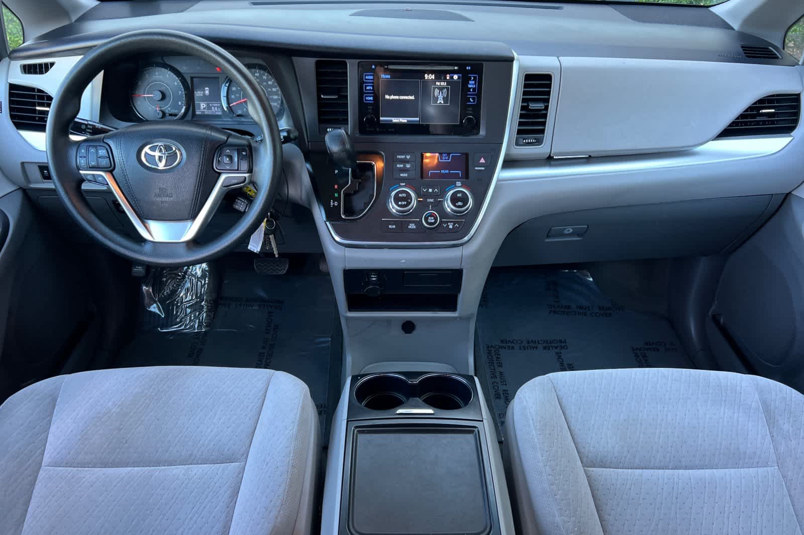 Thumbnail: 2016 Toyota Sienna - 3