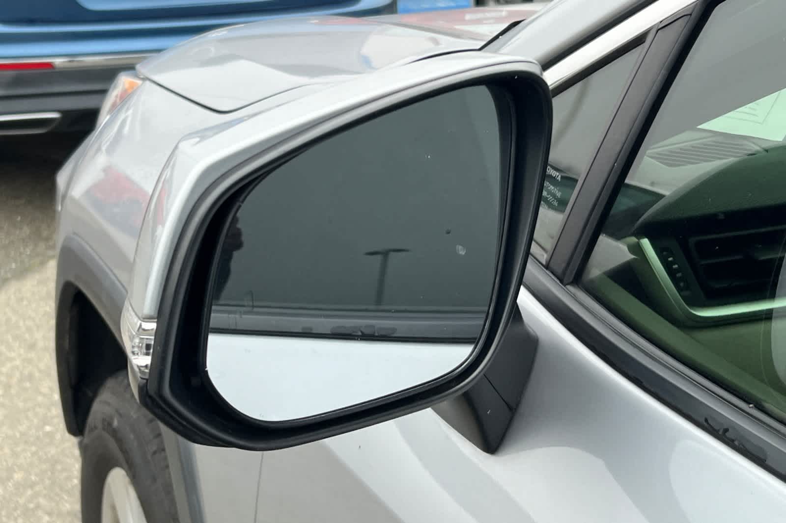 Thumbnail: 2019 Toyota RAV4 - 22