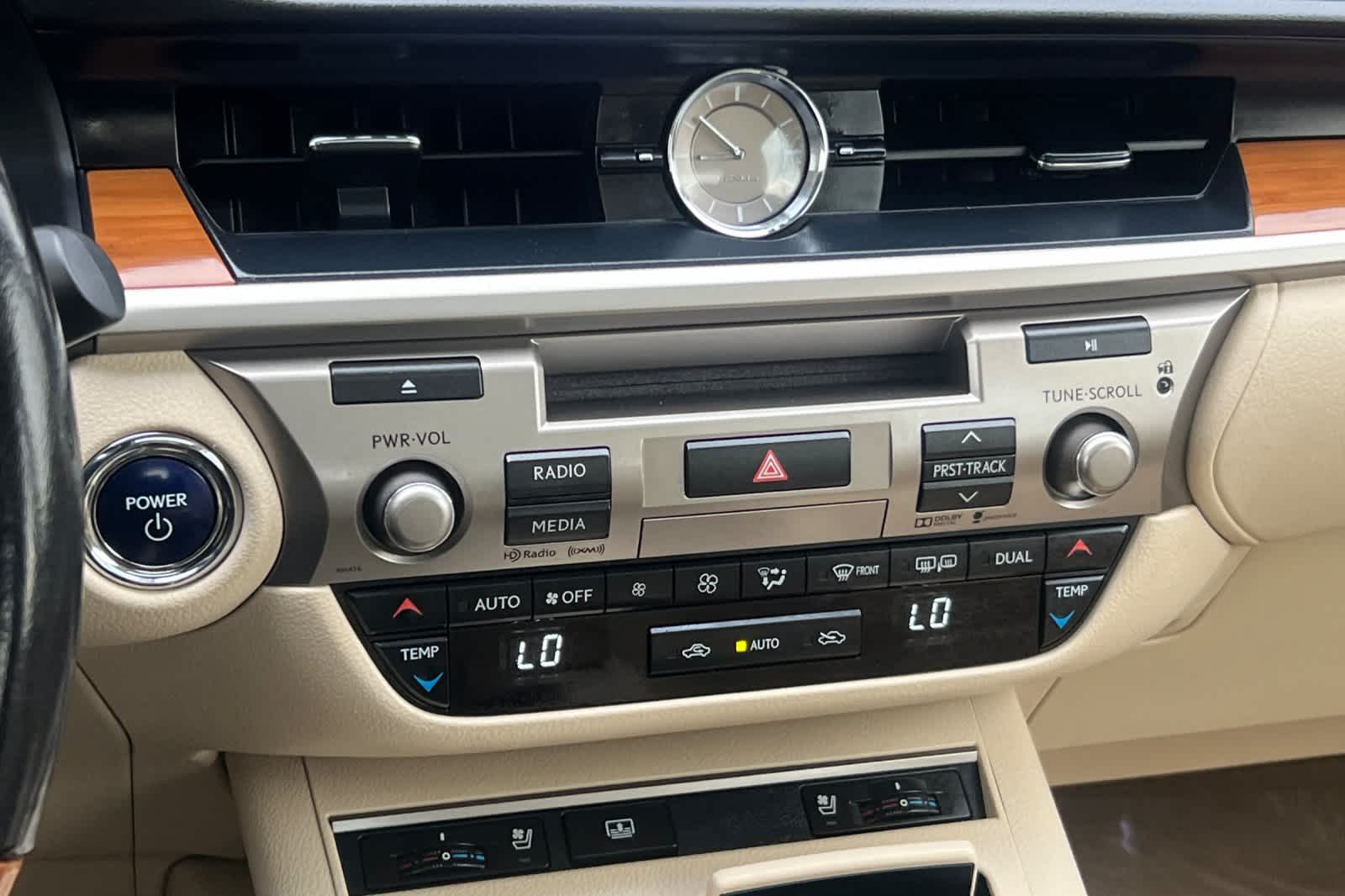 Thumbnail: 2015 Lexus ES - 22