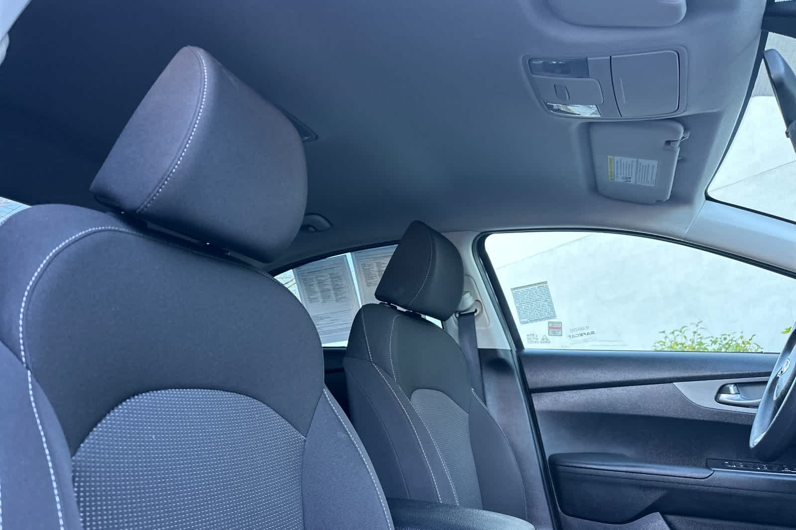 Thumbnail: 2020 Kia Forte - 16