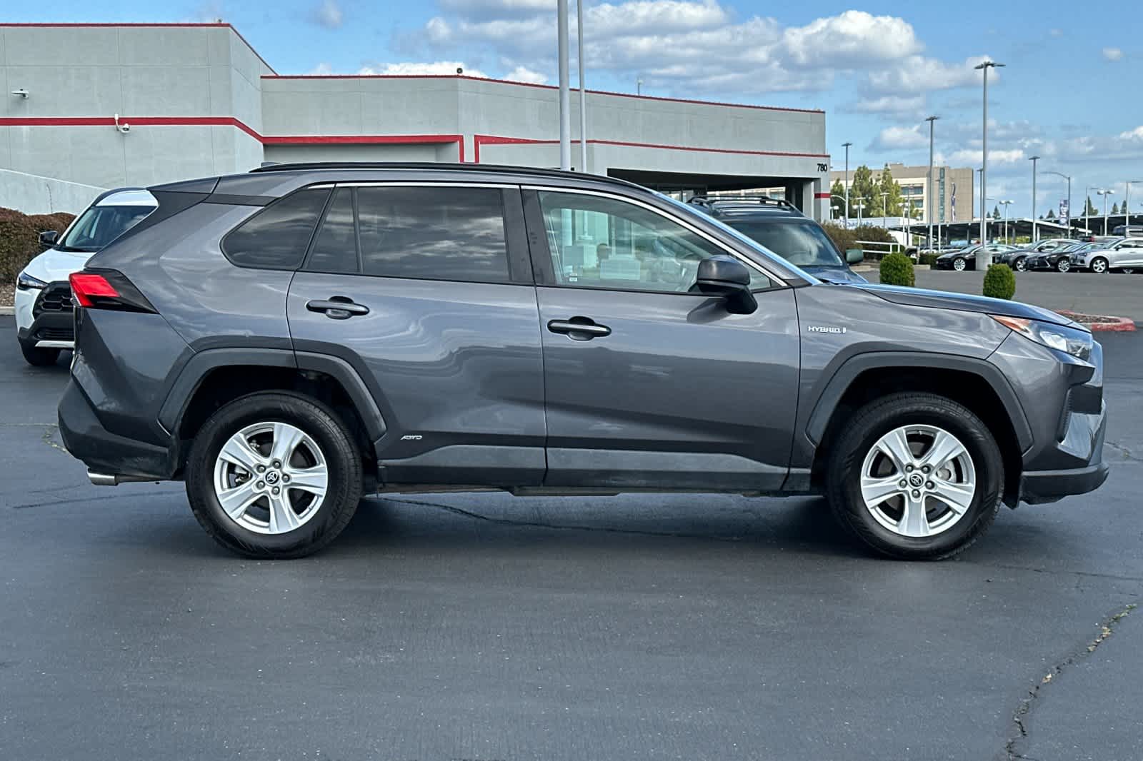 Thumbnail: 2021 Toyota RAV4 - 6