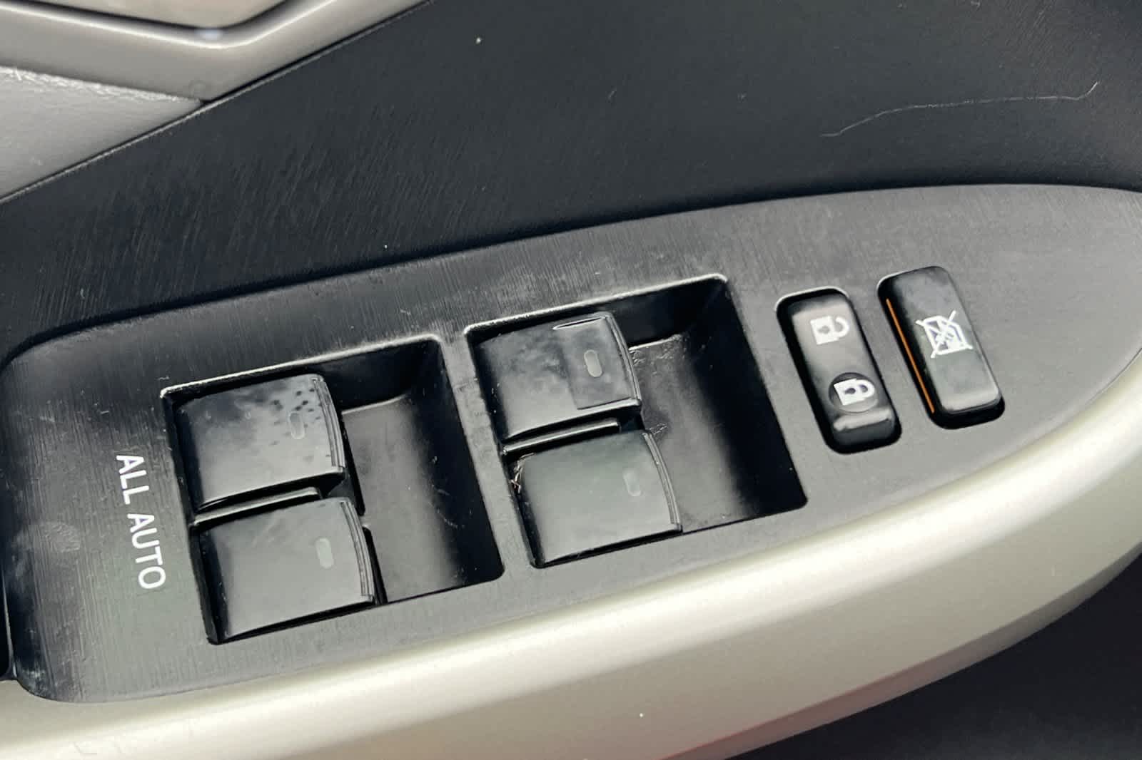 Thumbnail: 2013 Toyota Prius - 13