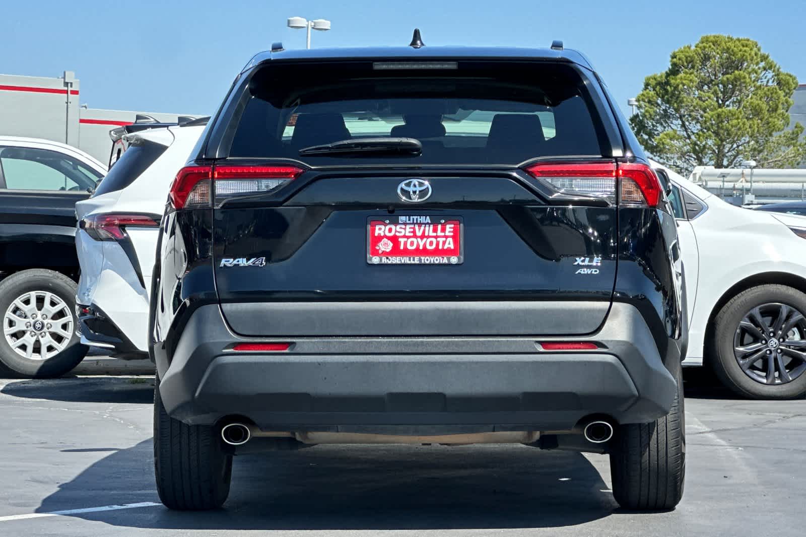 Thumbnail: 2023 Toyota RAV4 - 8