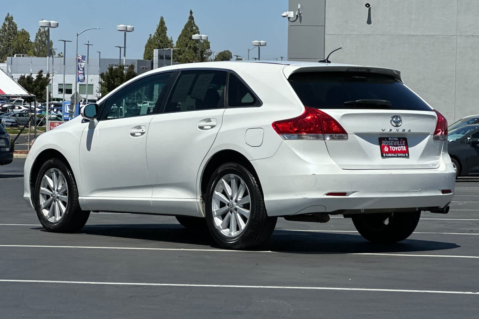 Thumbnail: 2010 Toyota Venza - 7