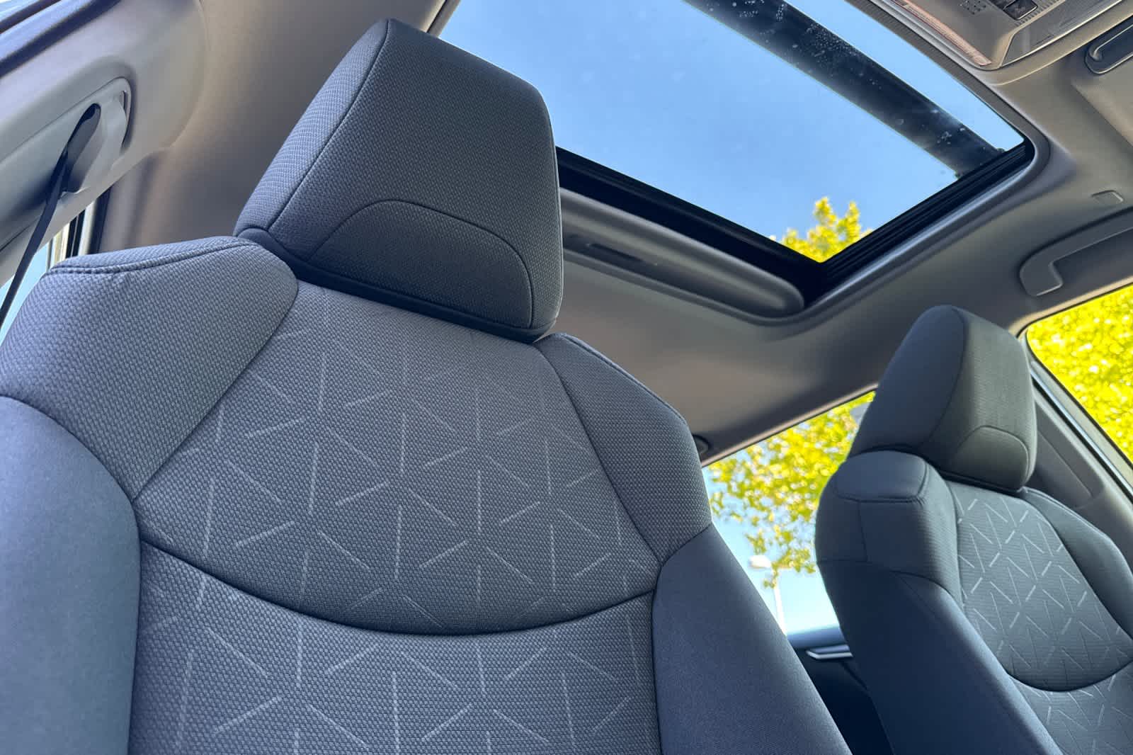 Thumbnail: 2025 Toyota RAV4 - 18