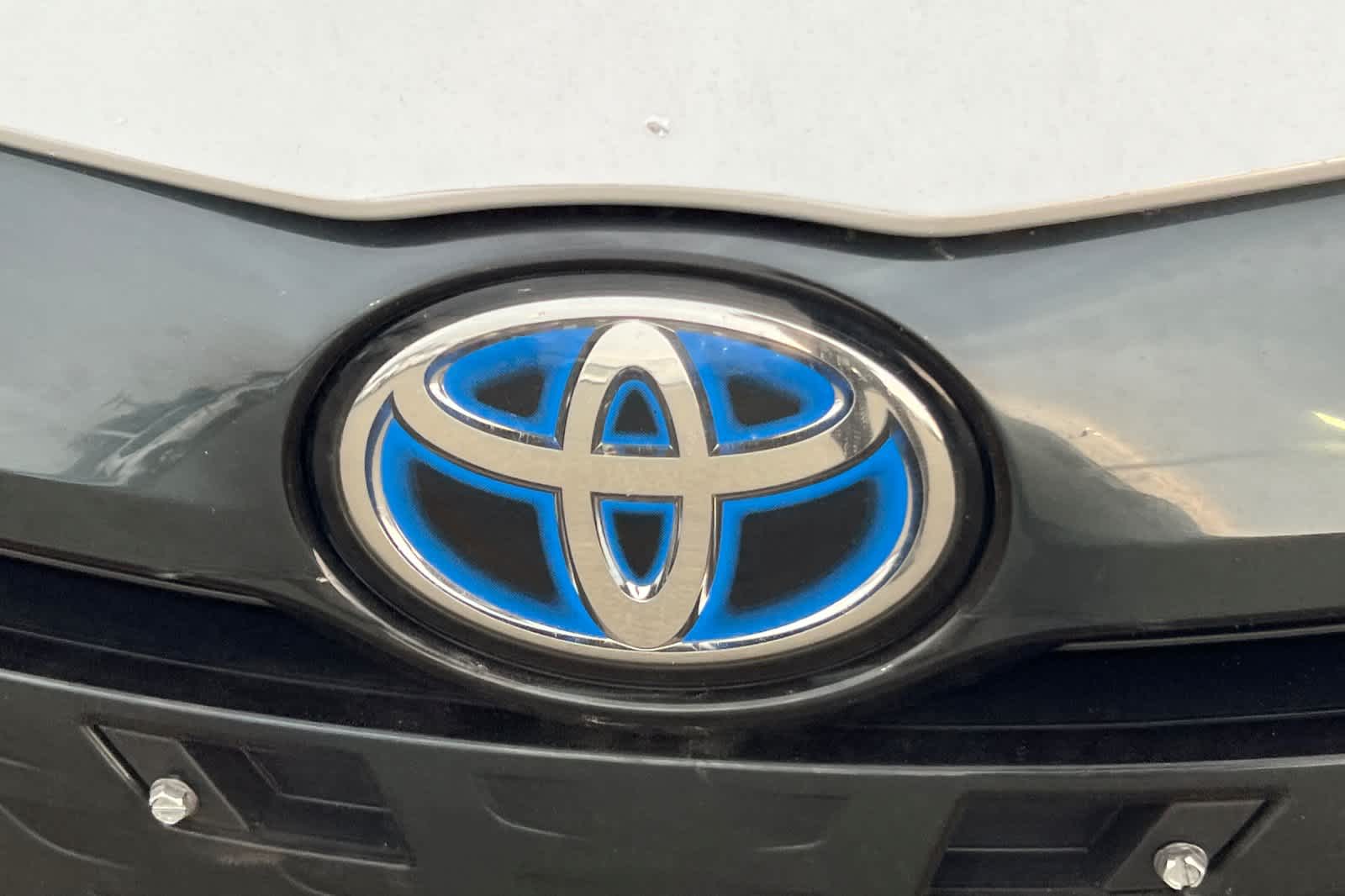 Thumbnail: 2017 Toyota Prius Prime - 4
