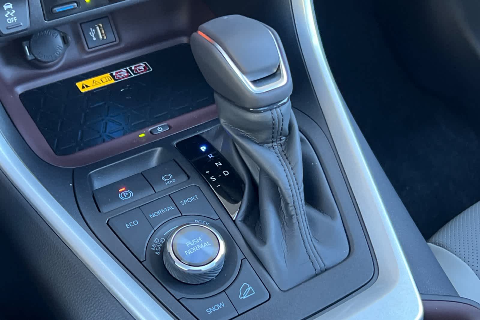 Thumbnail: 2025 Toyota RAV4 - 23