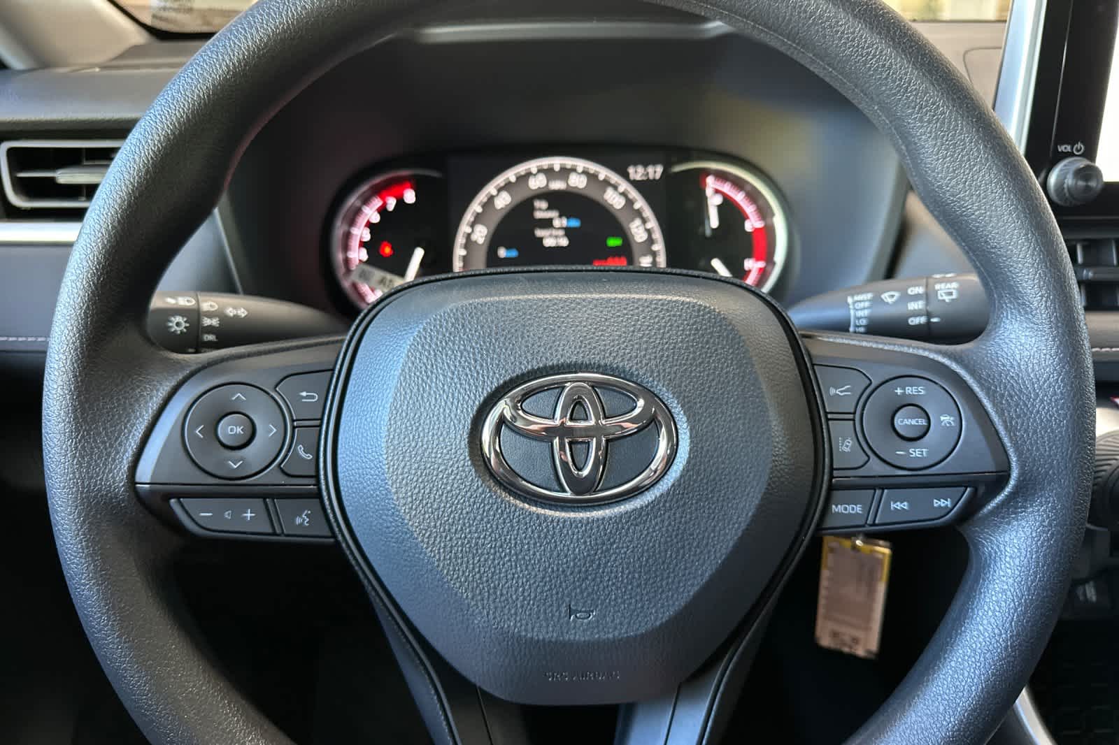 Thumbnail: 2025 Toyota RAV4 - 24