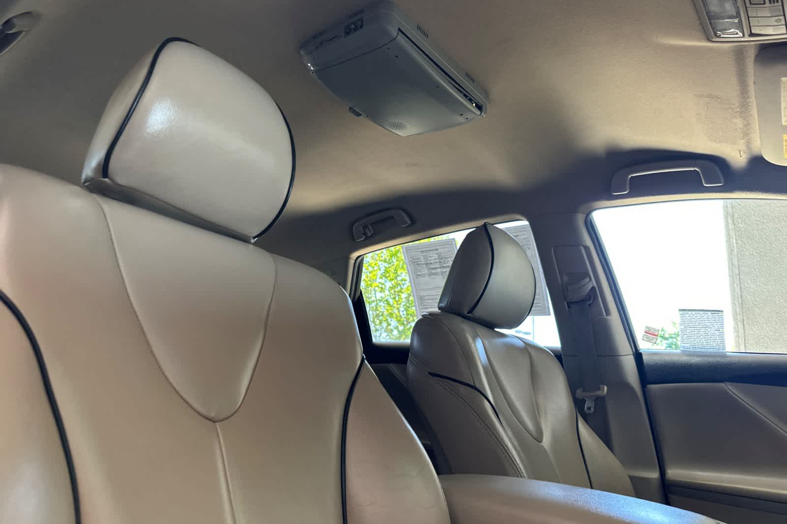Thumbnail: 2010 Toyota Venza - 18