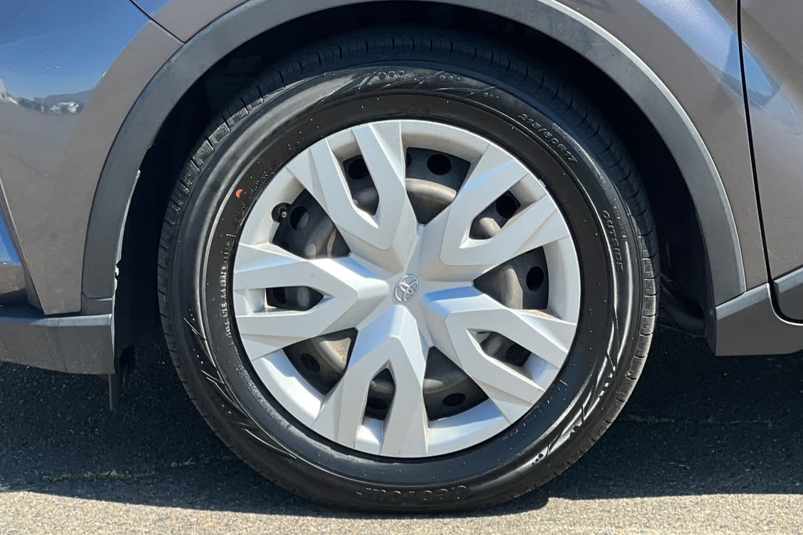 Thumbnail: 2021 Toyota C-HR - 29