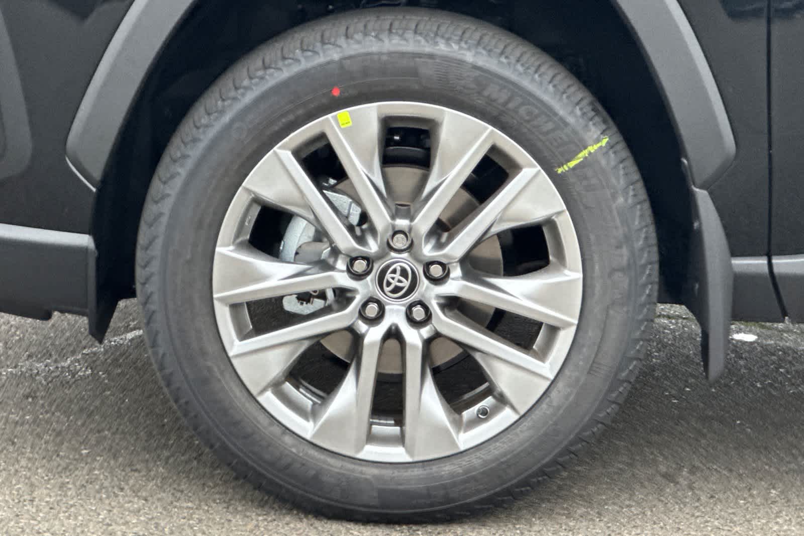 Thumbnail: 2025 Toyota RAV4 - 32