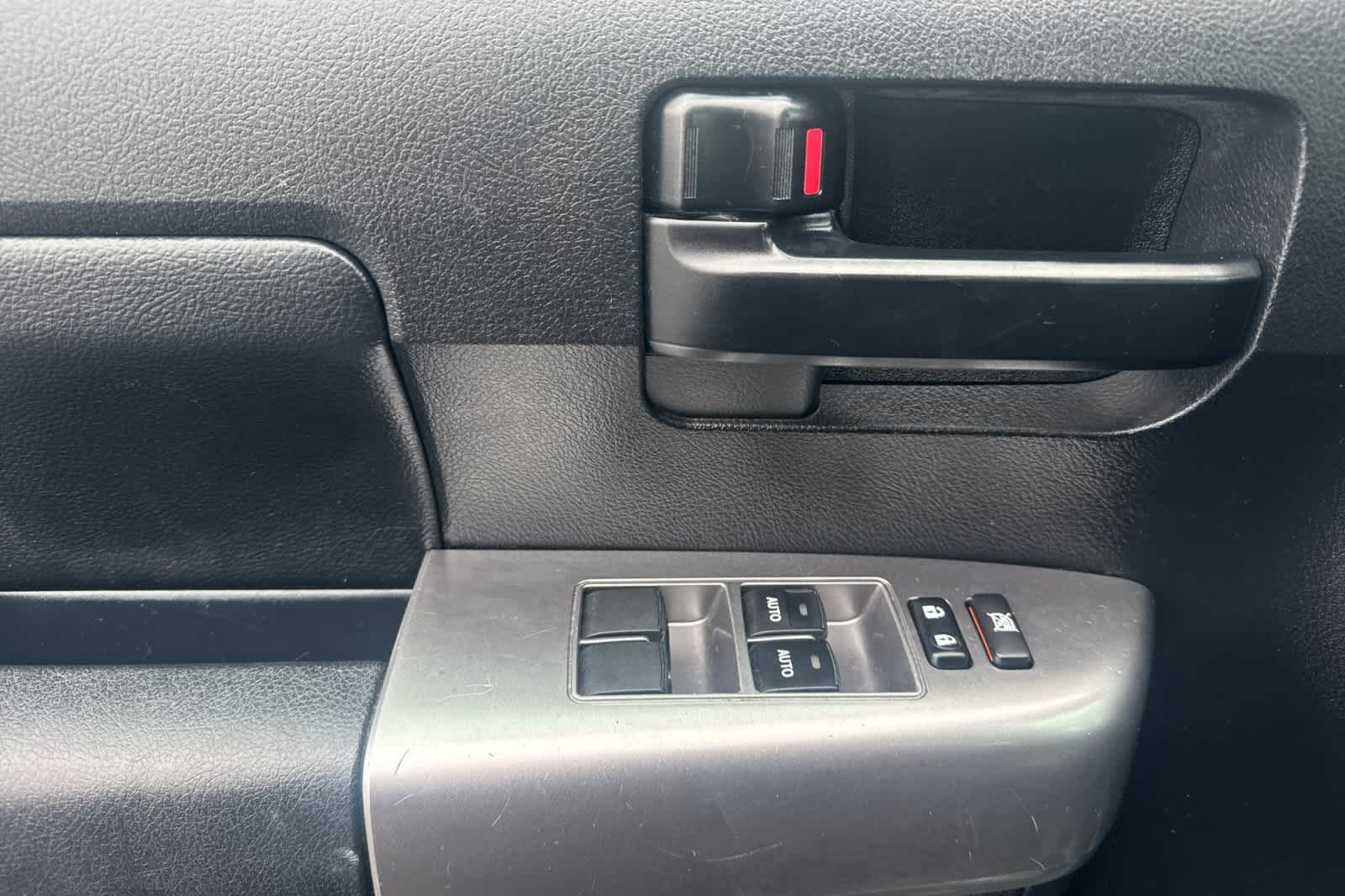 Thumbnail: 2019 Toyota Sequoia - 12