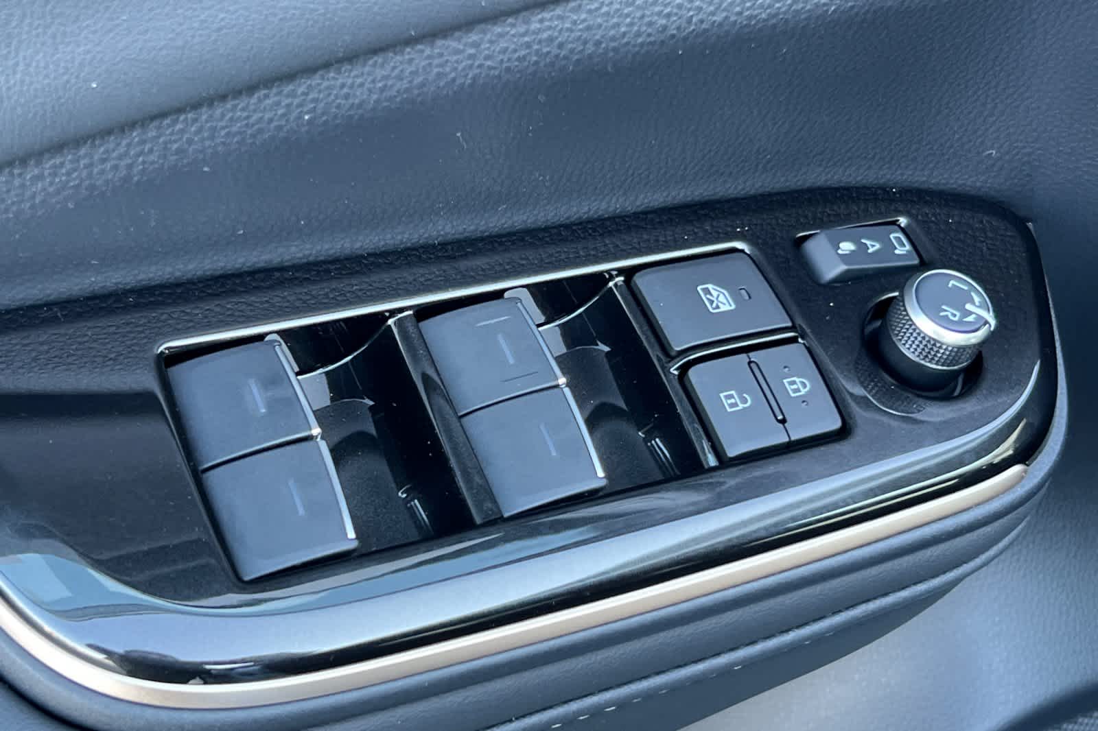 Thumbnail: 2026 Toyota Crown Signia - 13