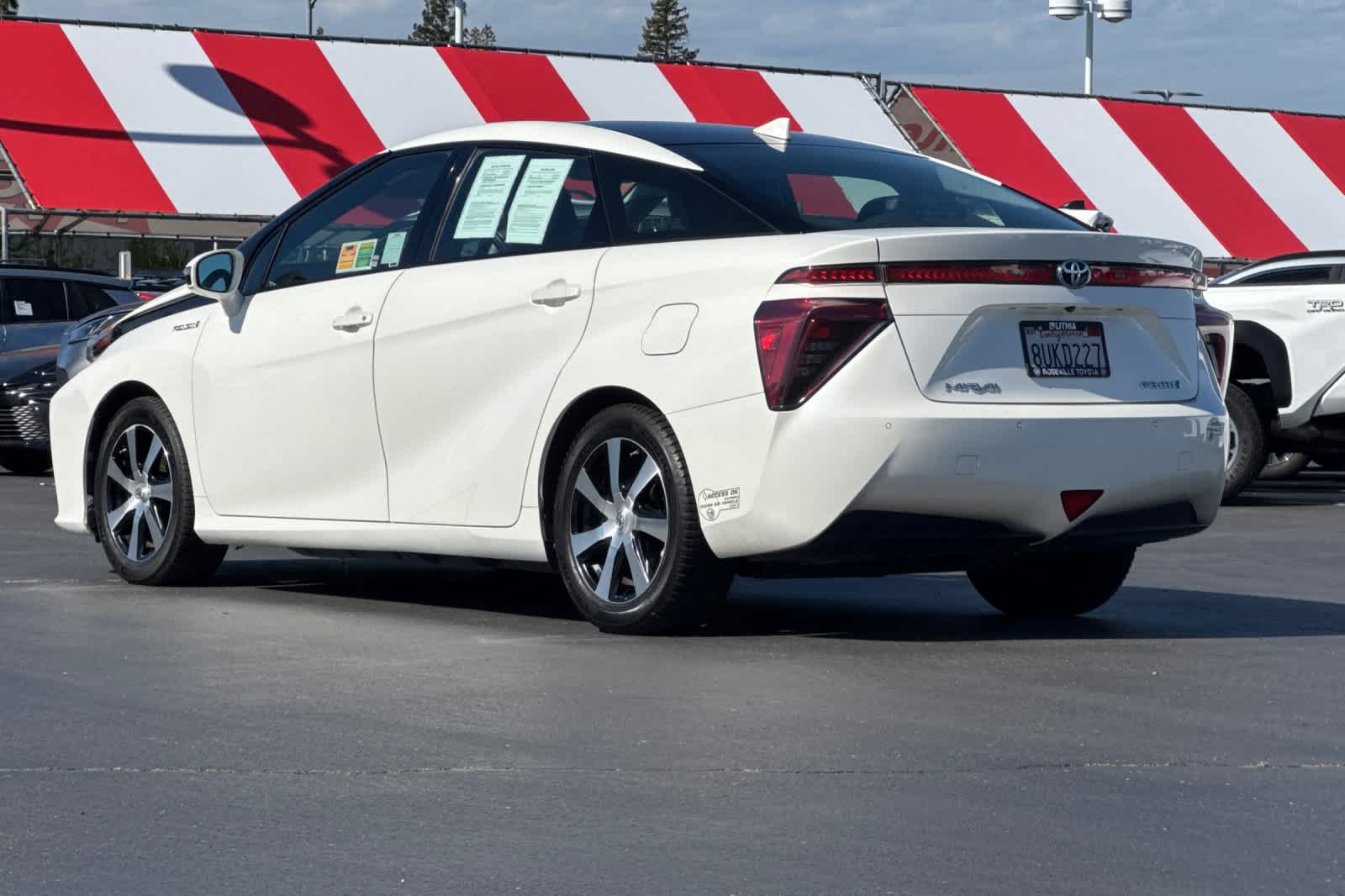 Thumbnail: 2016 Toyota Mirai - 7