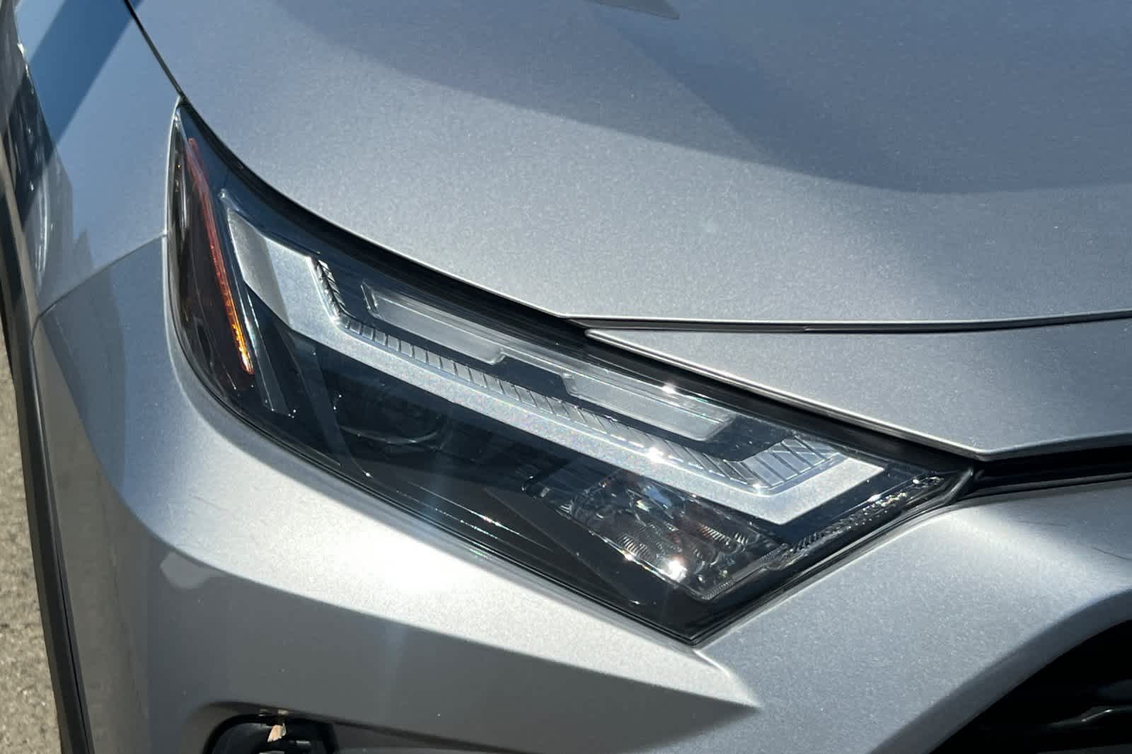 Thumbnail: 2022 Toyota RAV4 - 14