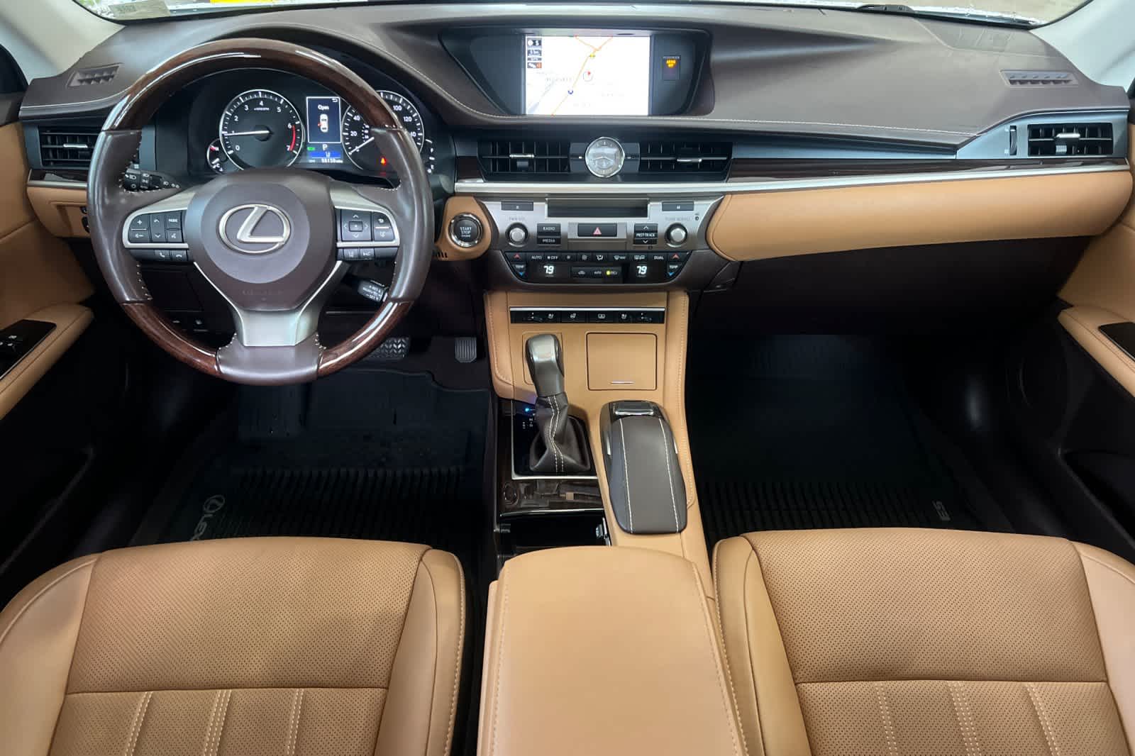 Thumbnail: 2018 Lexus ES - 3