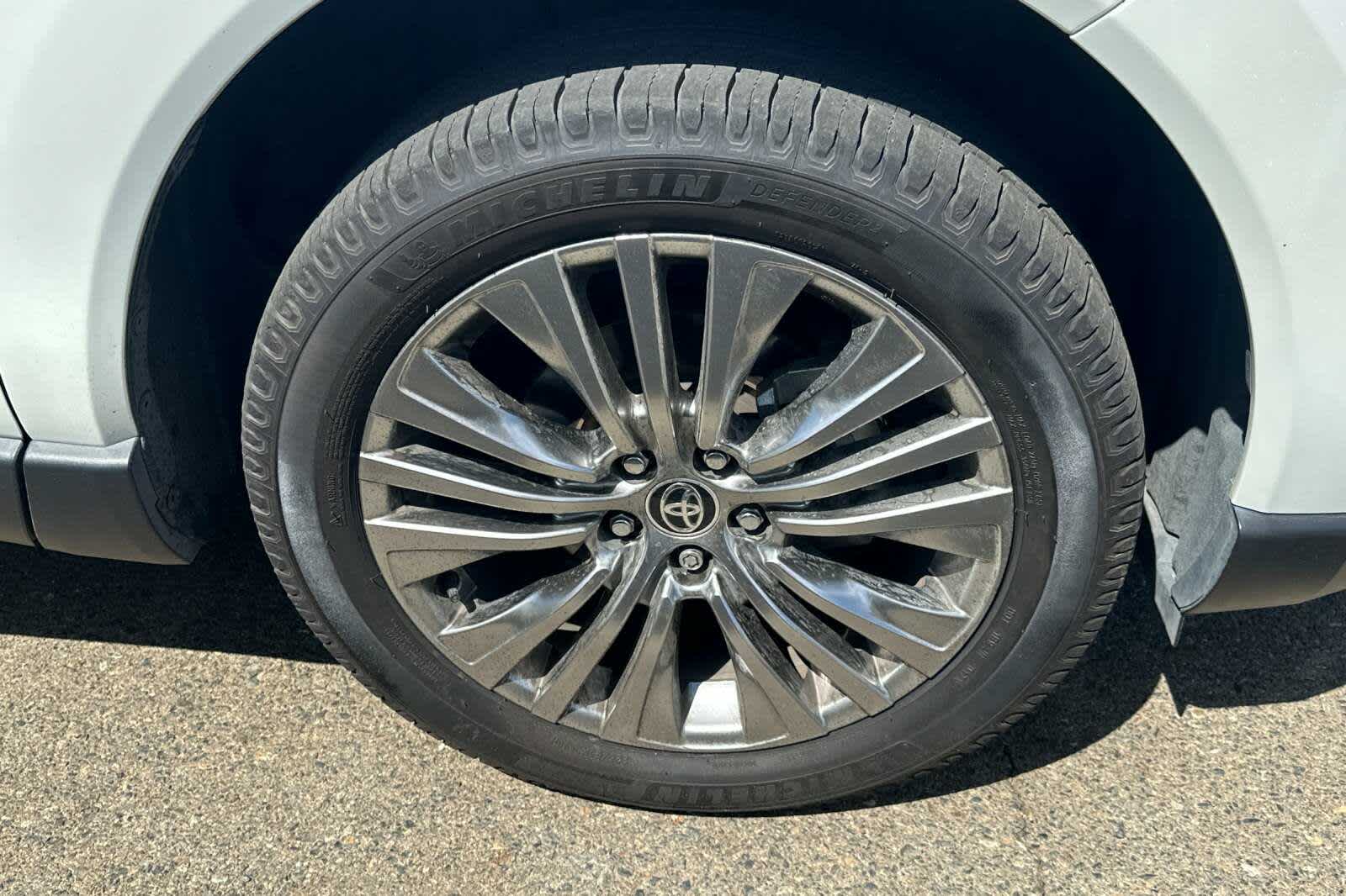 Thumbnail: 2022 Toyota Venza - 11