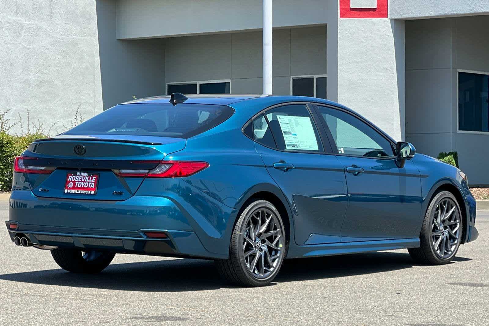2025 Toyota Camry XSE 2