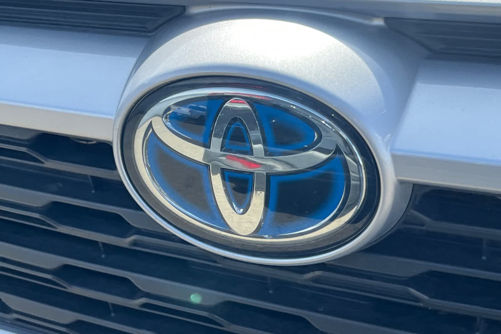 Thumbnail: 2022 Toyota RAV4 - 13