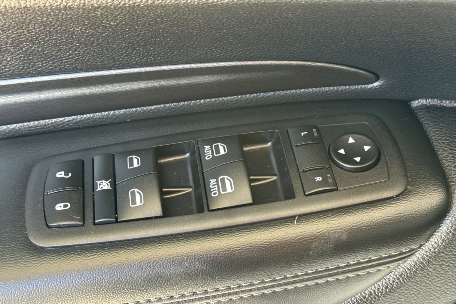 Thumbnail: 2022 Dodge Durango - 13