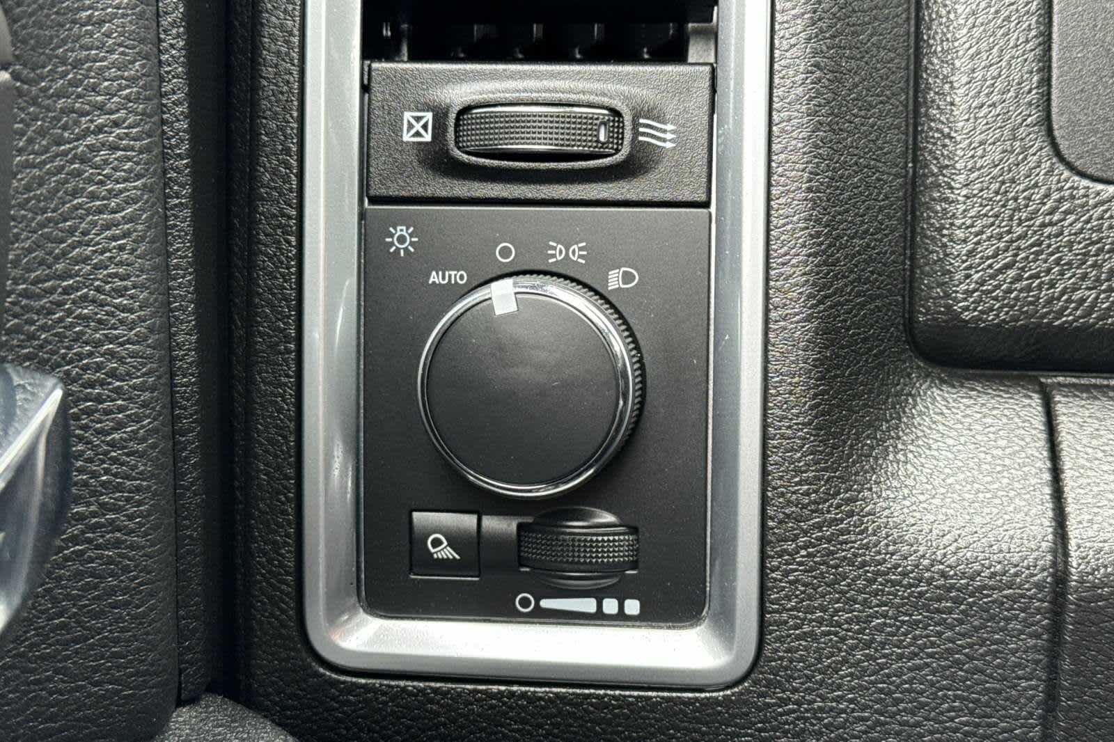 2024 RAM 1500 Warlock 27