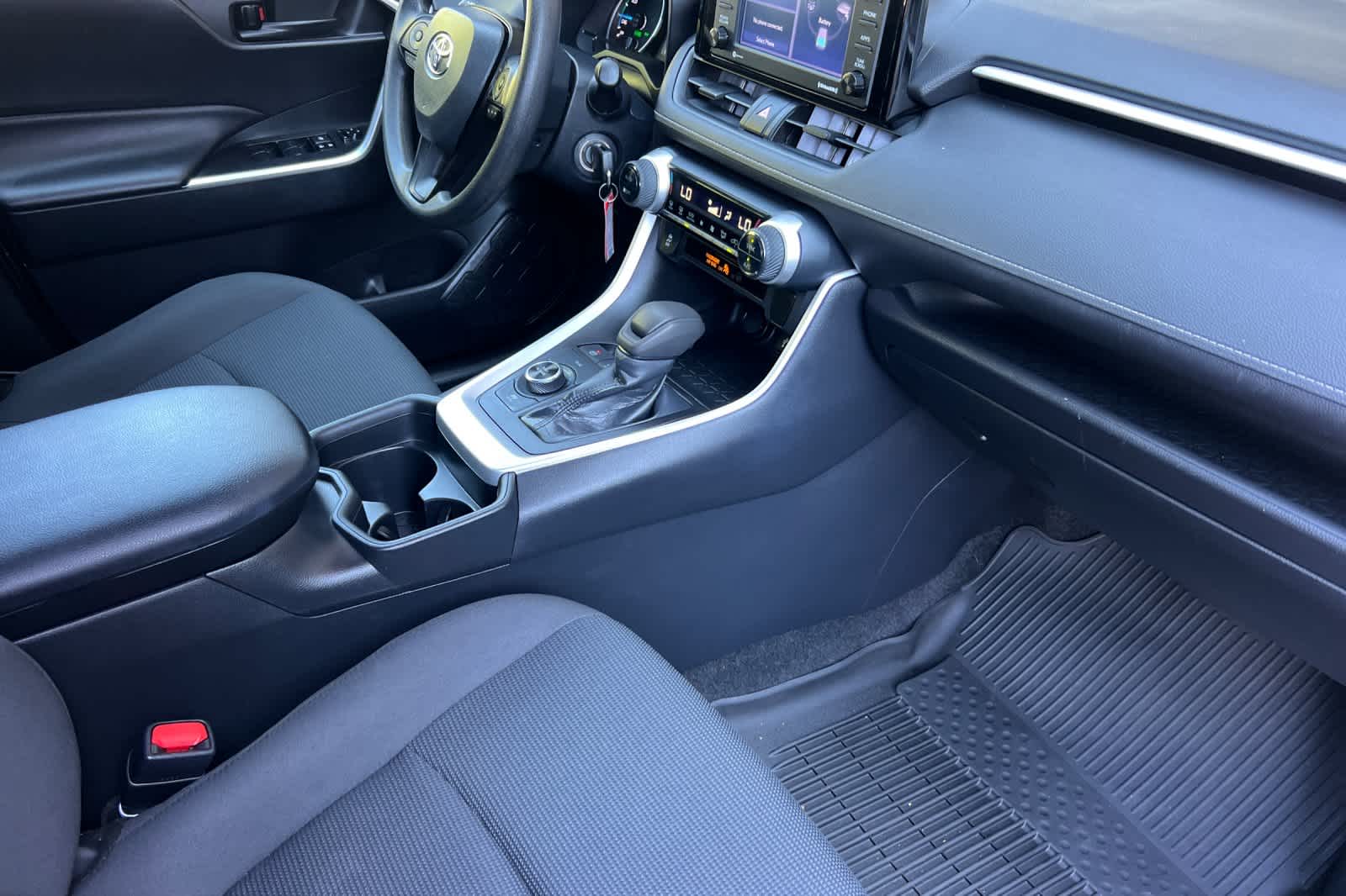 Thumbnail: 2021 Toyota RAV4 - 17