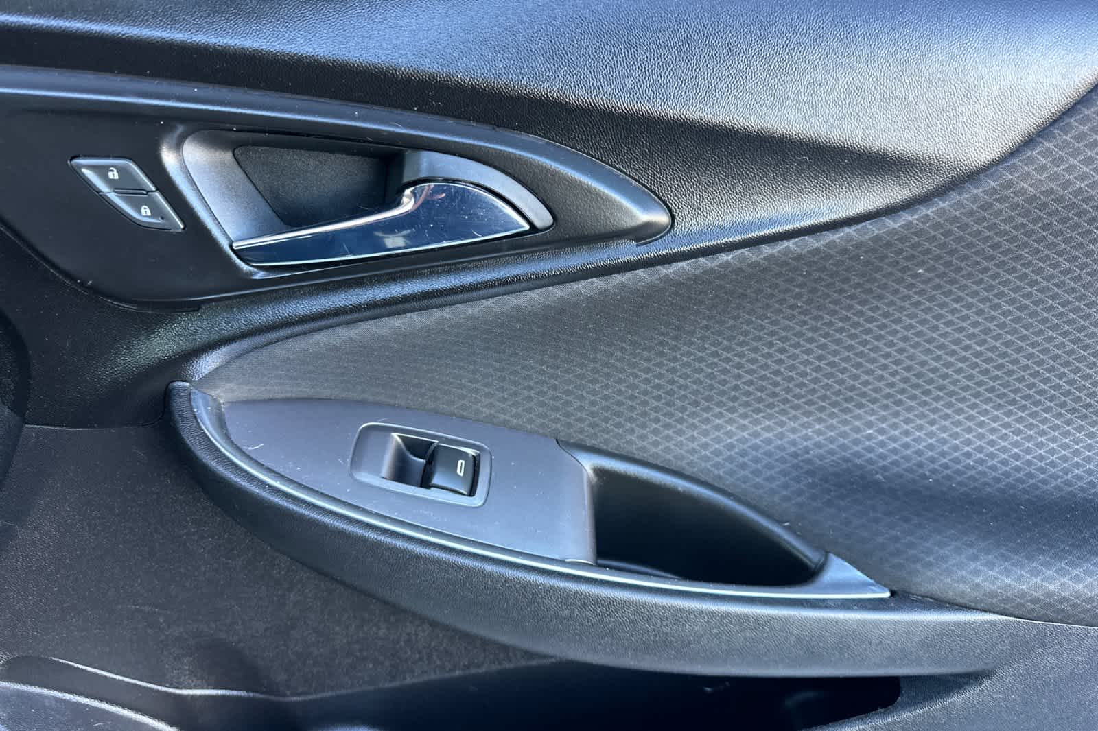 Thumbnail: 2017 Chevrolet Malibu - 18