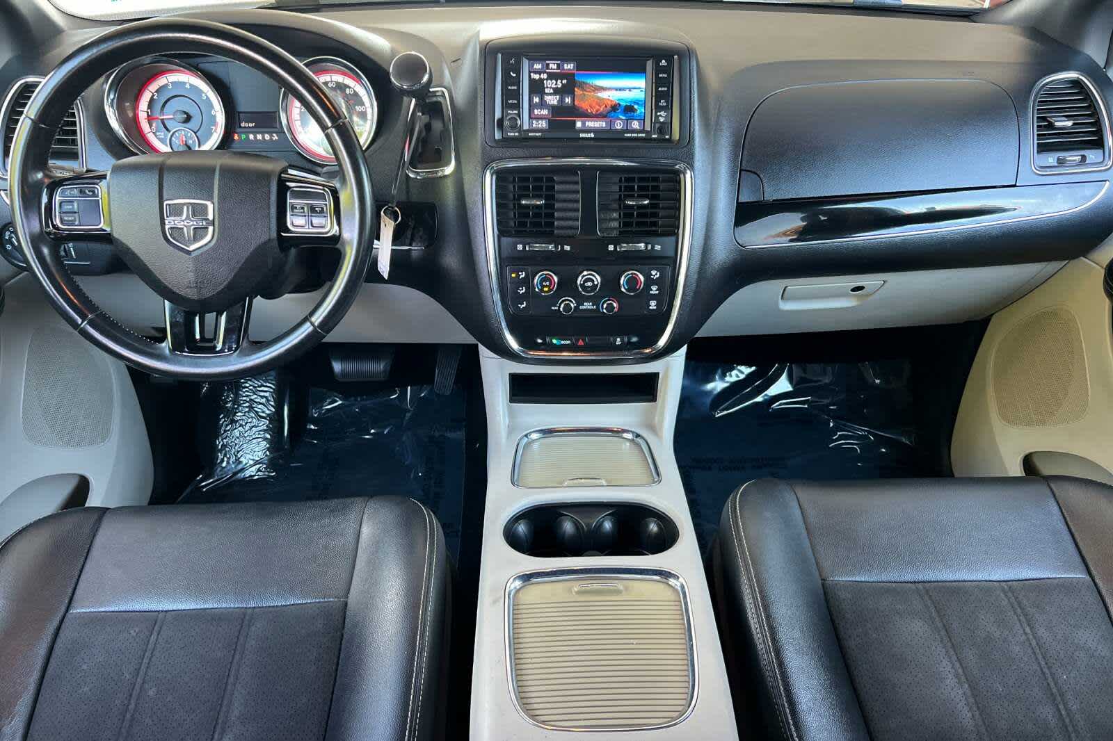 Thumbnail: 2019 Dodge Grand Caravan - 3