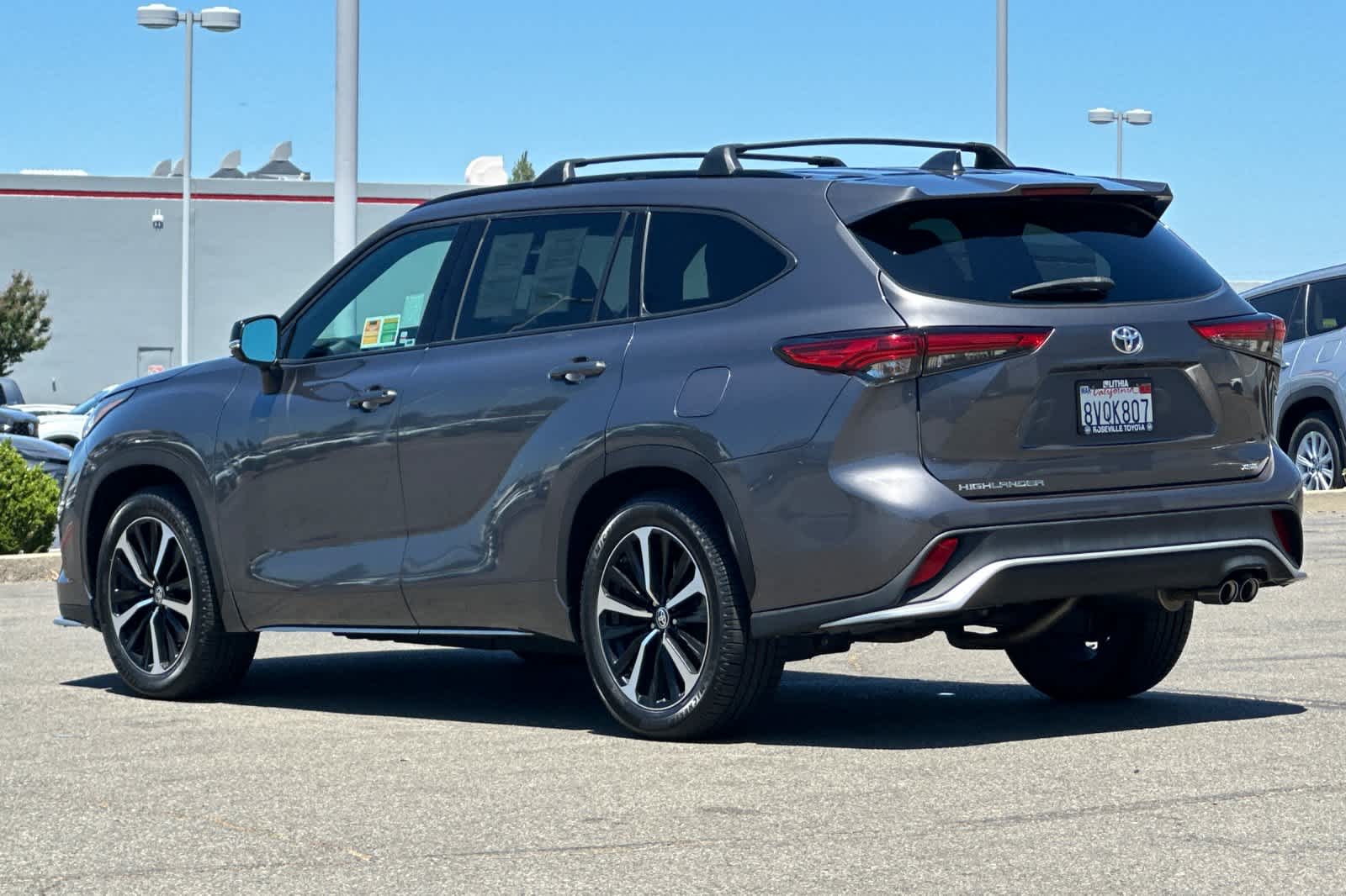 Thumbnail: 2021 Toyota Highlander - 7