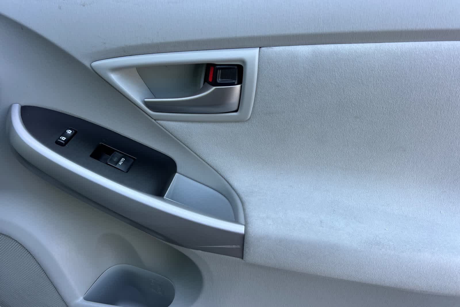 Thumbnail: 2013 Toyota Prius - 17