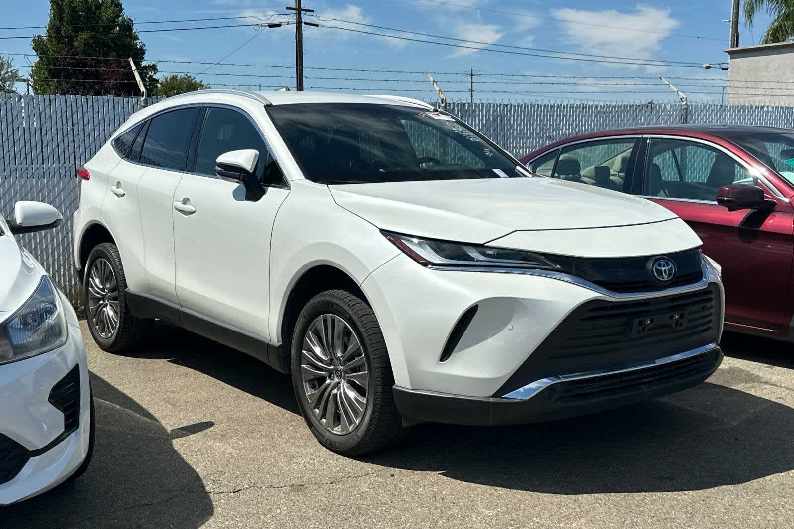 Thumbnail: 2022 Toyota Venza - 3