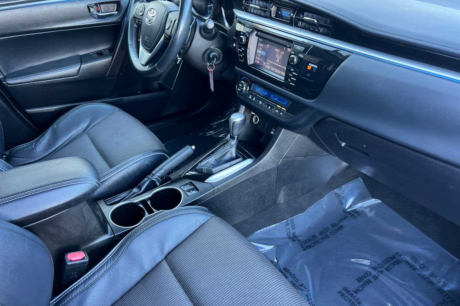 Thumbnail: 2015 Toyota Corolla - 15