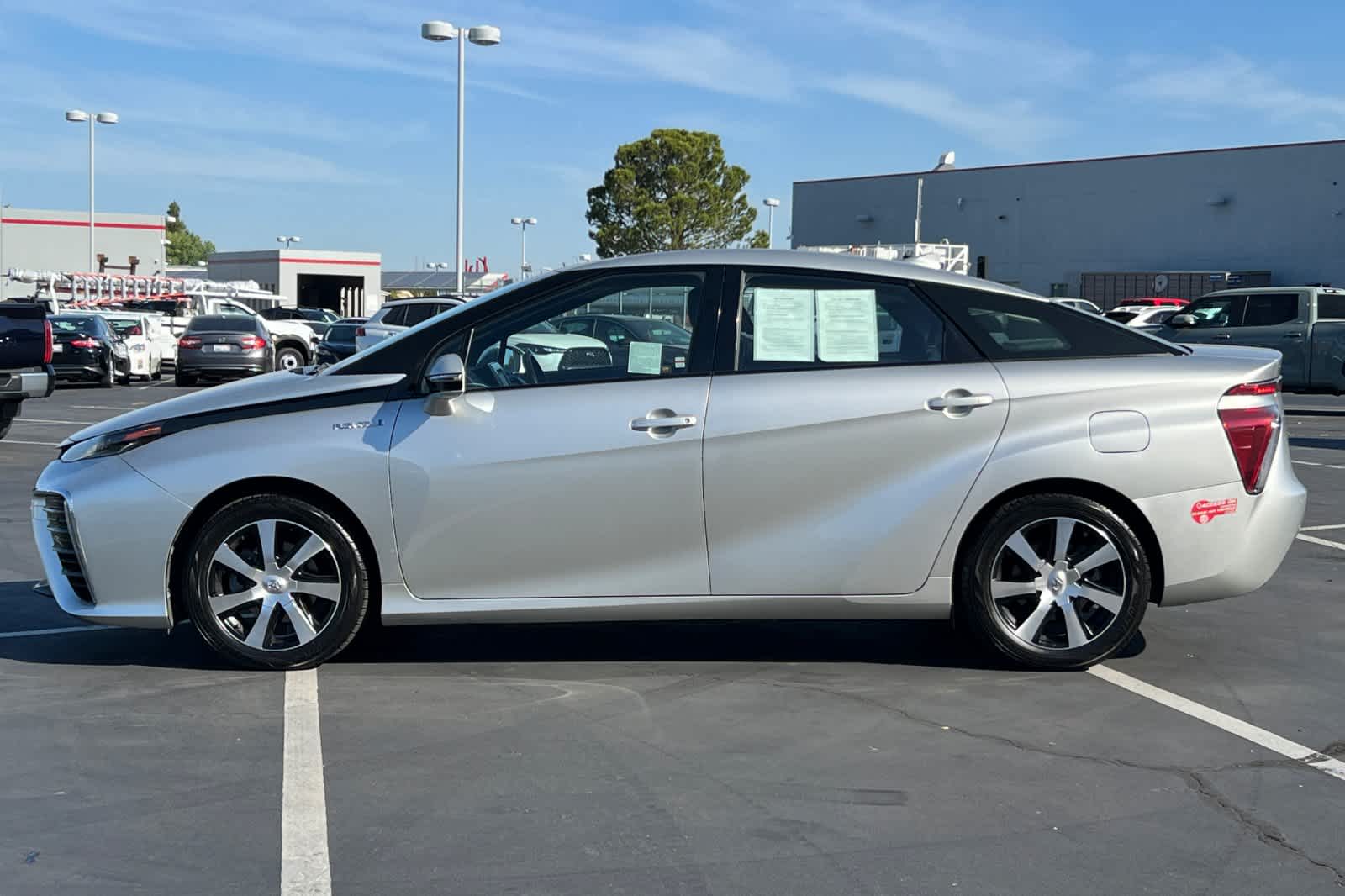 Thumbnail: 2018 Toyota Mirai - 9