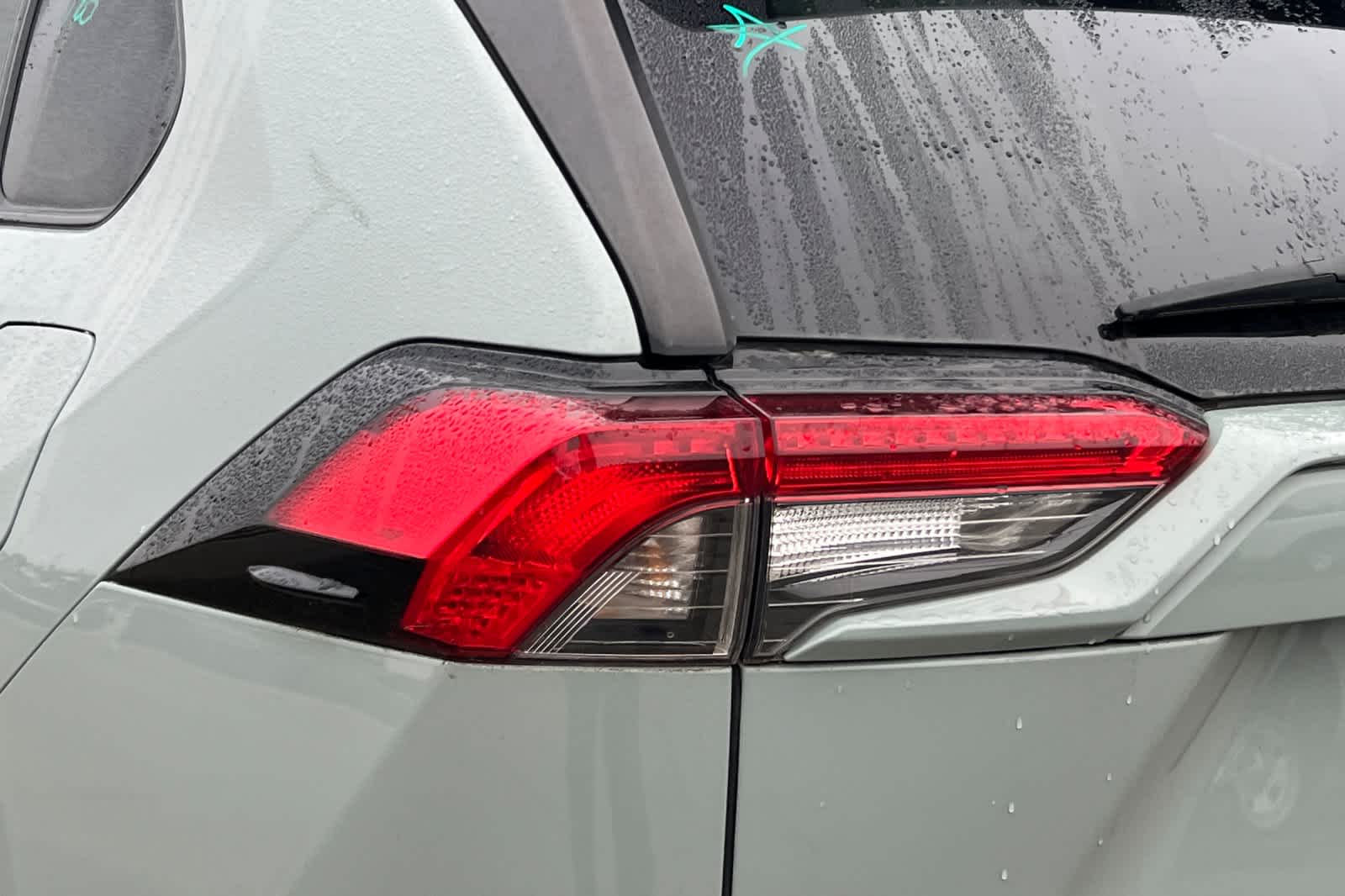 Thumbnail: 2022 Toyota RAV4 - 15