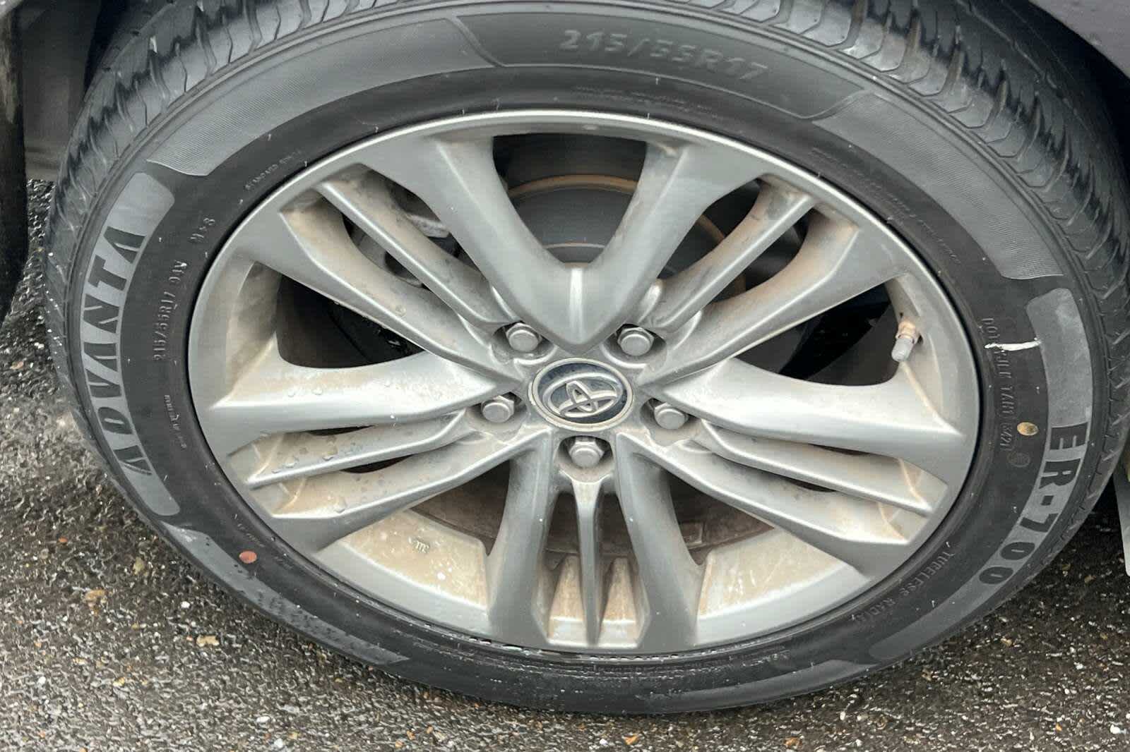 Thumbnail: 2015 Toyota Camry - 13