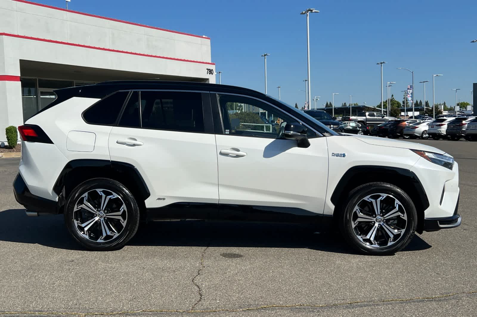 Thumbnail: 2022 Toyota RAV4 - 6