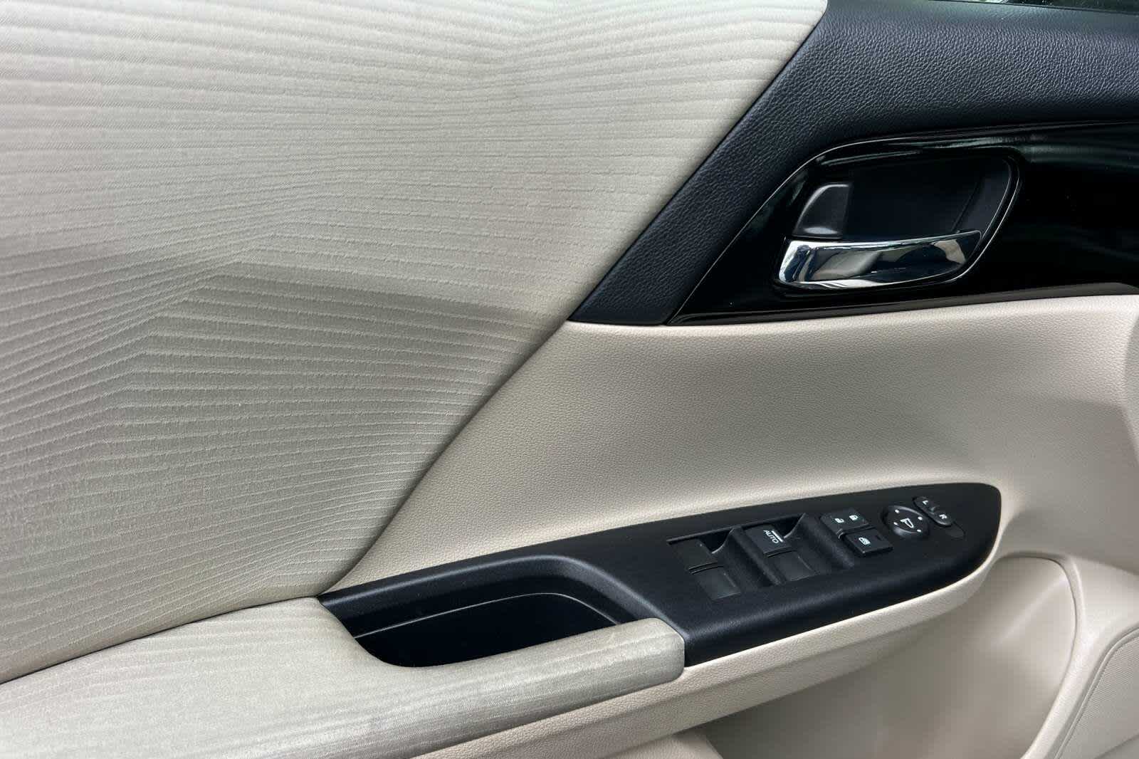 Thumbnail: 2017 Honda Accord - 12