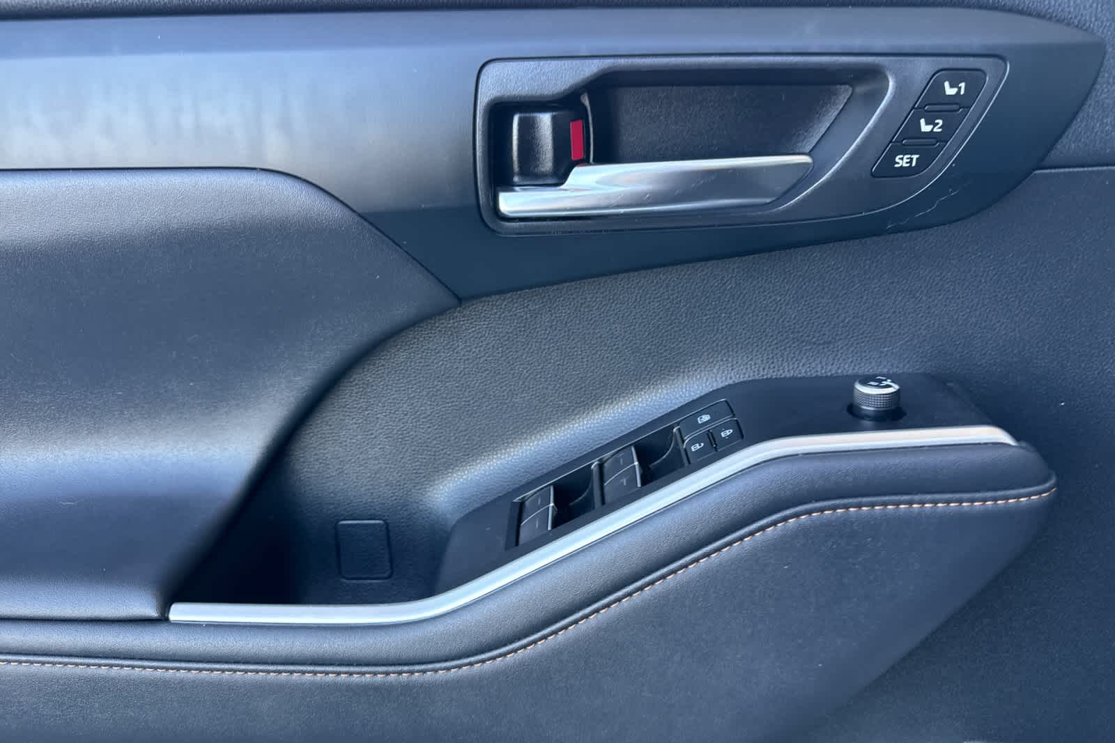 Thumbnail: 2022 Toyota Highlander - 12