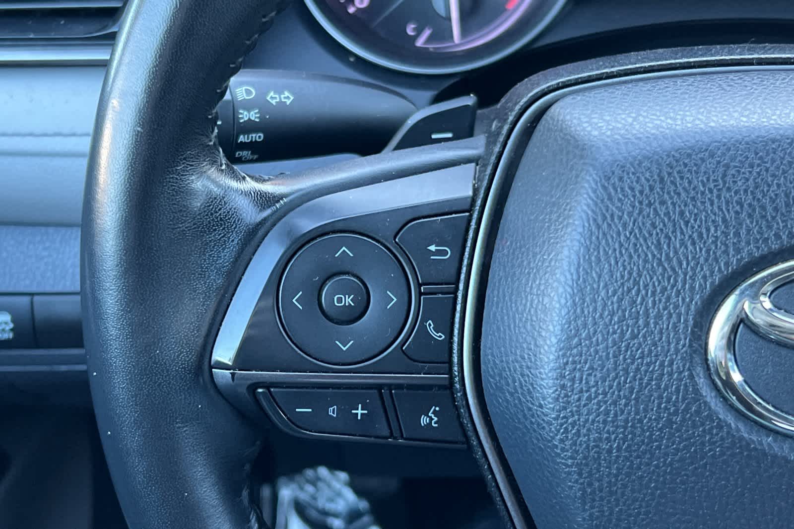 Thumbnail: 2022 Toyota Camry - 23