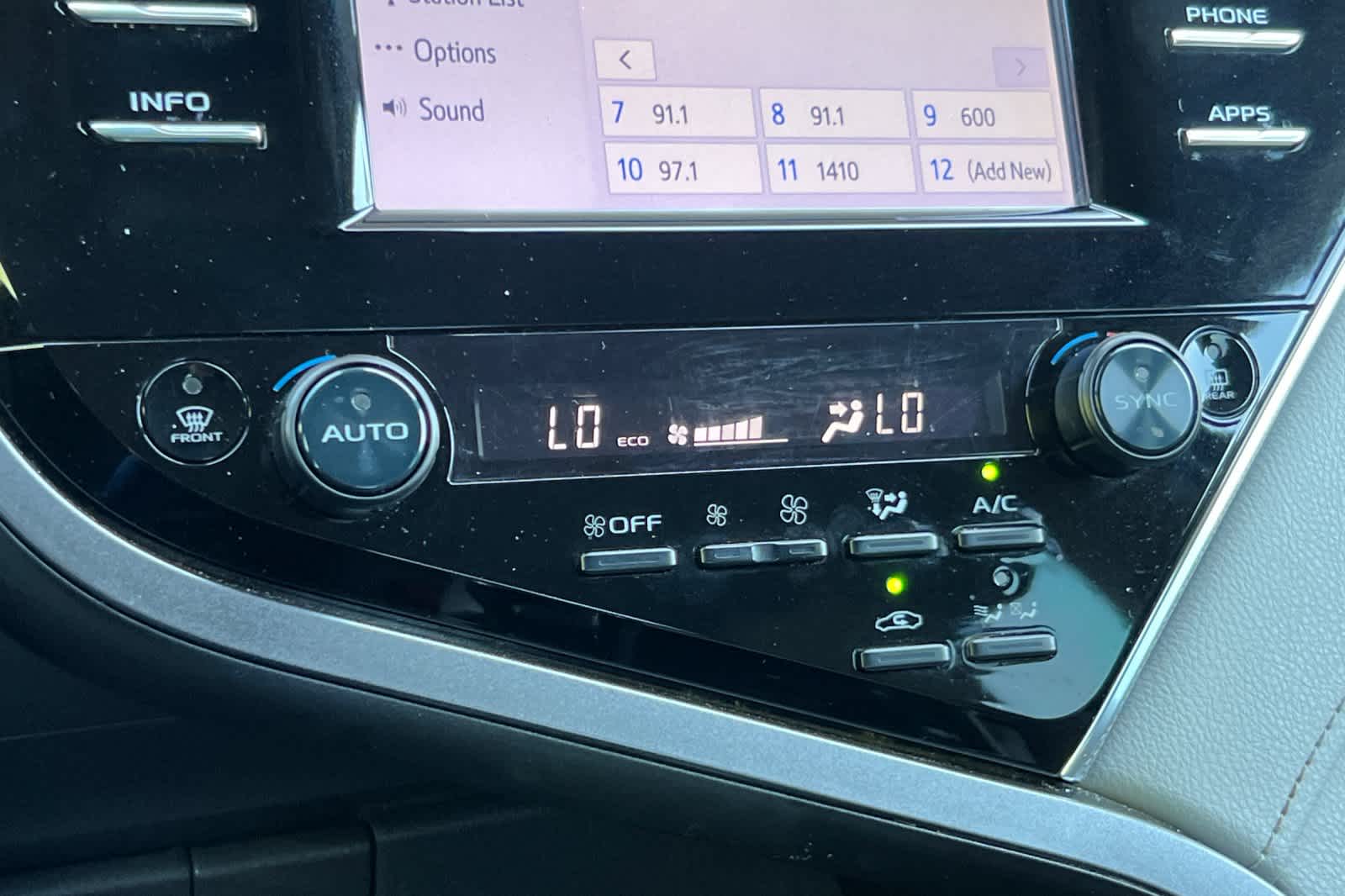 Thumbnail: 2018 Toyota Camry - 20