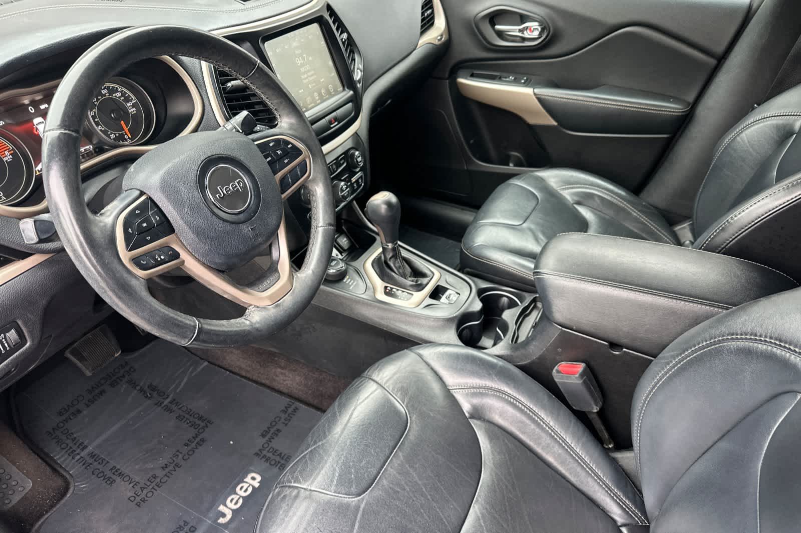 Thumbnail: 2017 Jeep Cherokee - 11