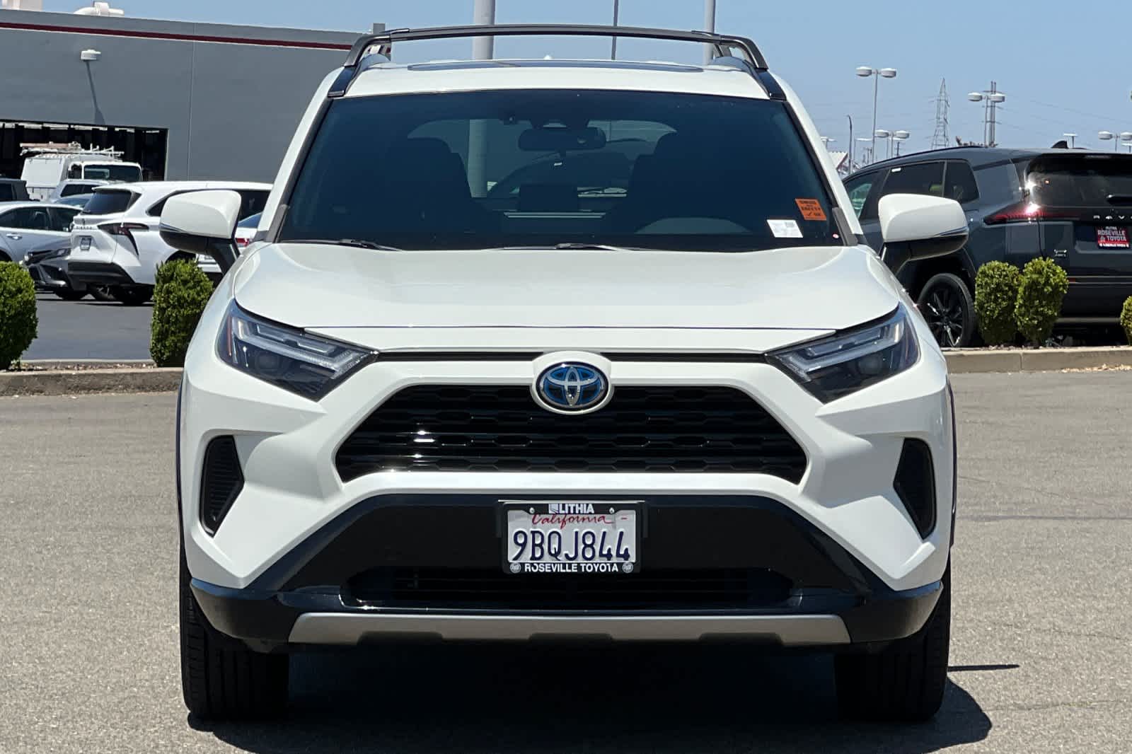 Thumbnail: 2022 Toyota RAV4 - 10