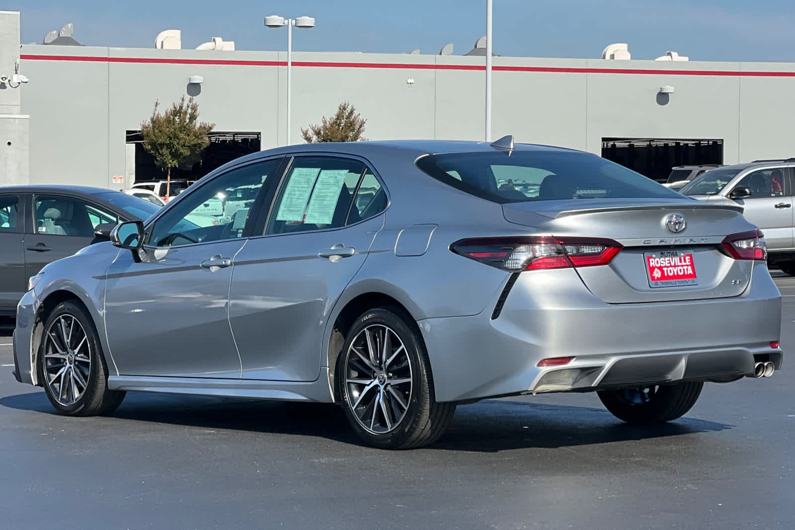 Thumbnail: 2022 Toyota Camry - 7