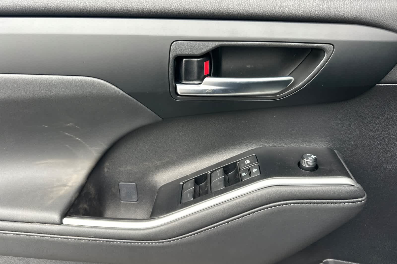 Thumbnail: 2026 Toyota Highlander - 12