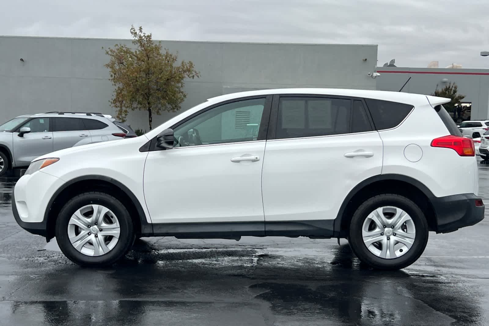 Thumbnail: 2015 Toyota RAV4 - 9