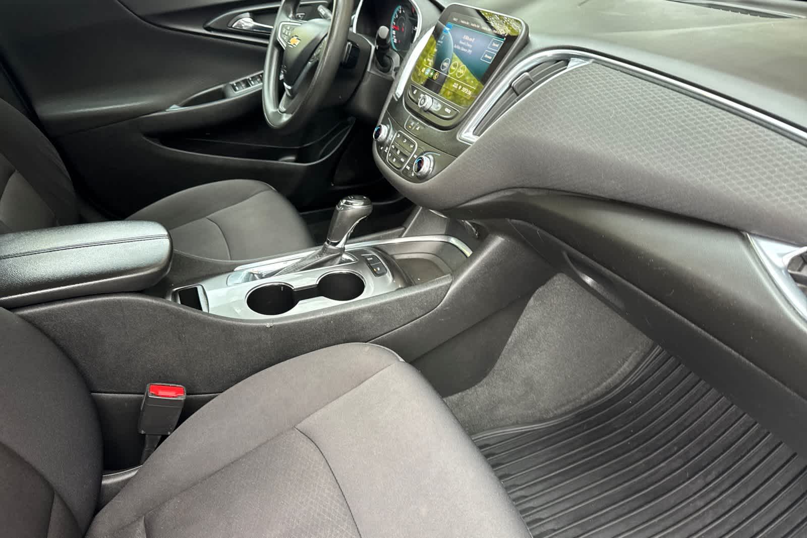 Thumbnail: 2020 Chevrolet Malibu - 16