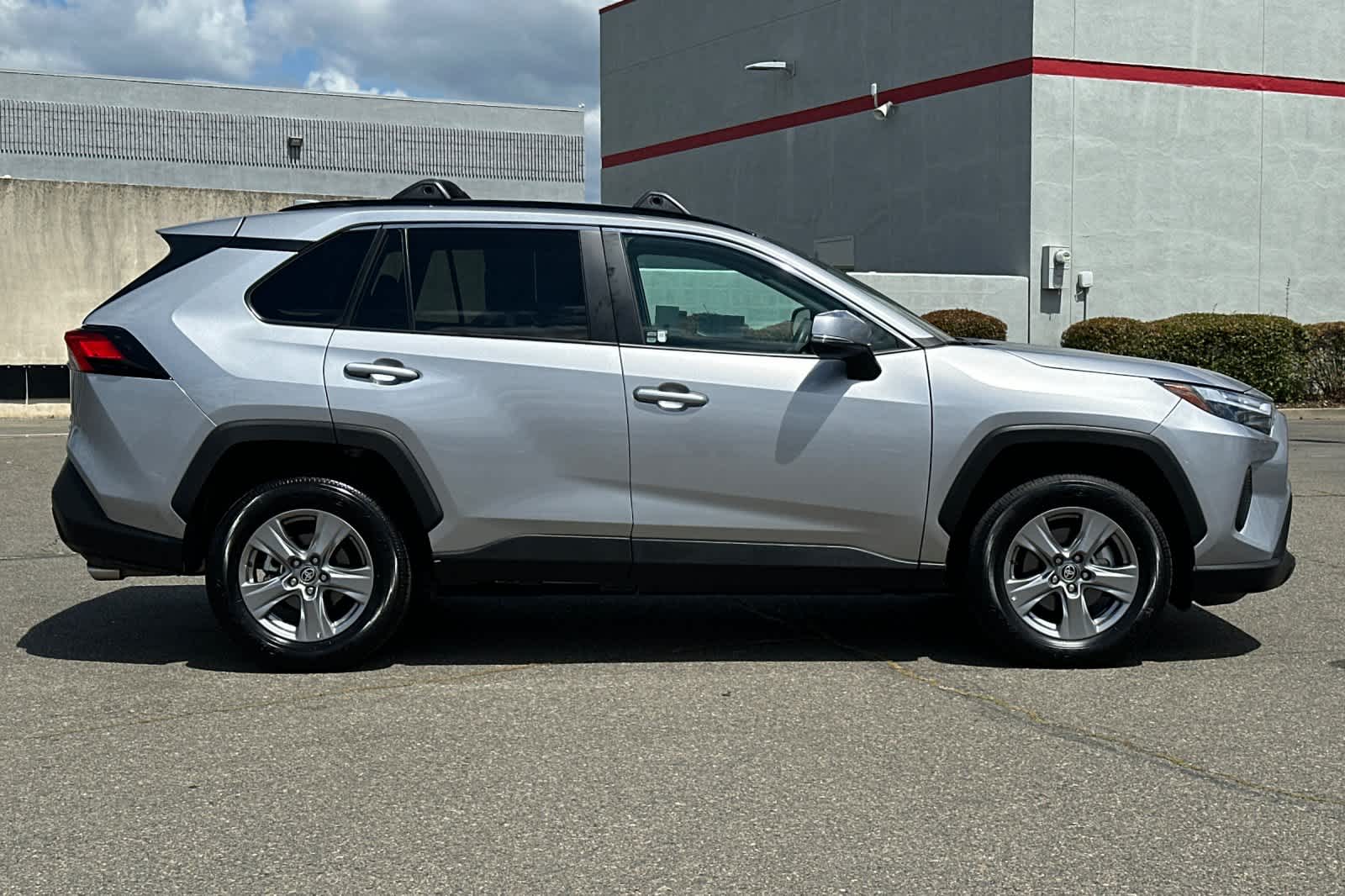 Thumbnail: 2025 Toyota RAV4 - 6