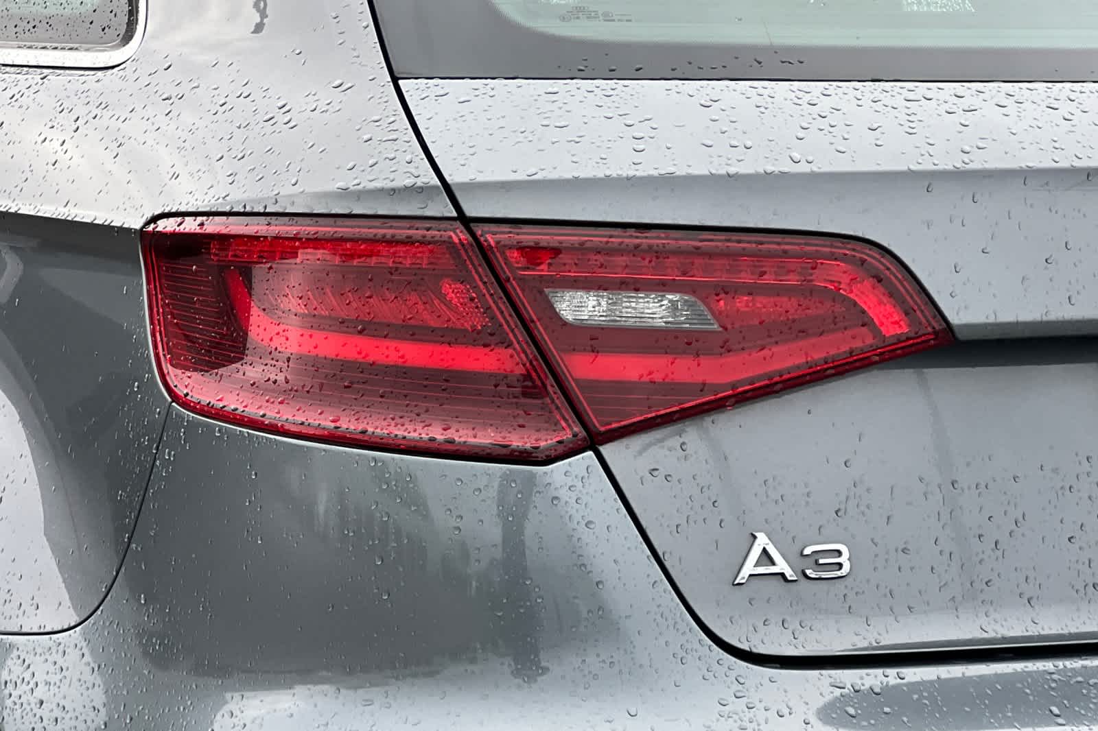 Thumbnail: 2016 Audi A3 e-tron - 33