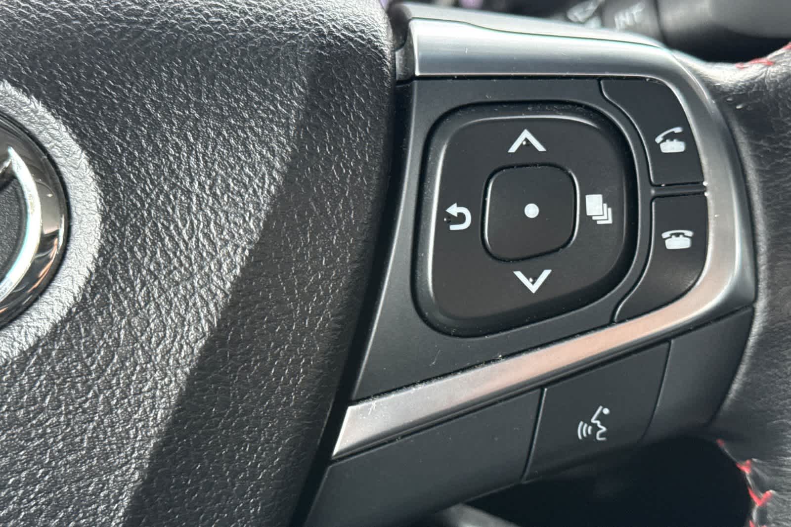 Thumbnail: 2017 Toyota Camry - 25