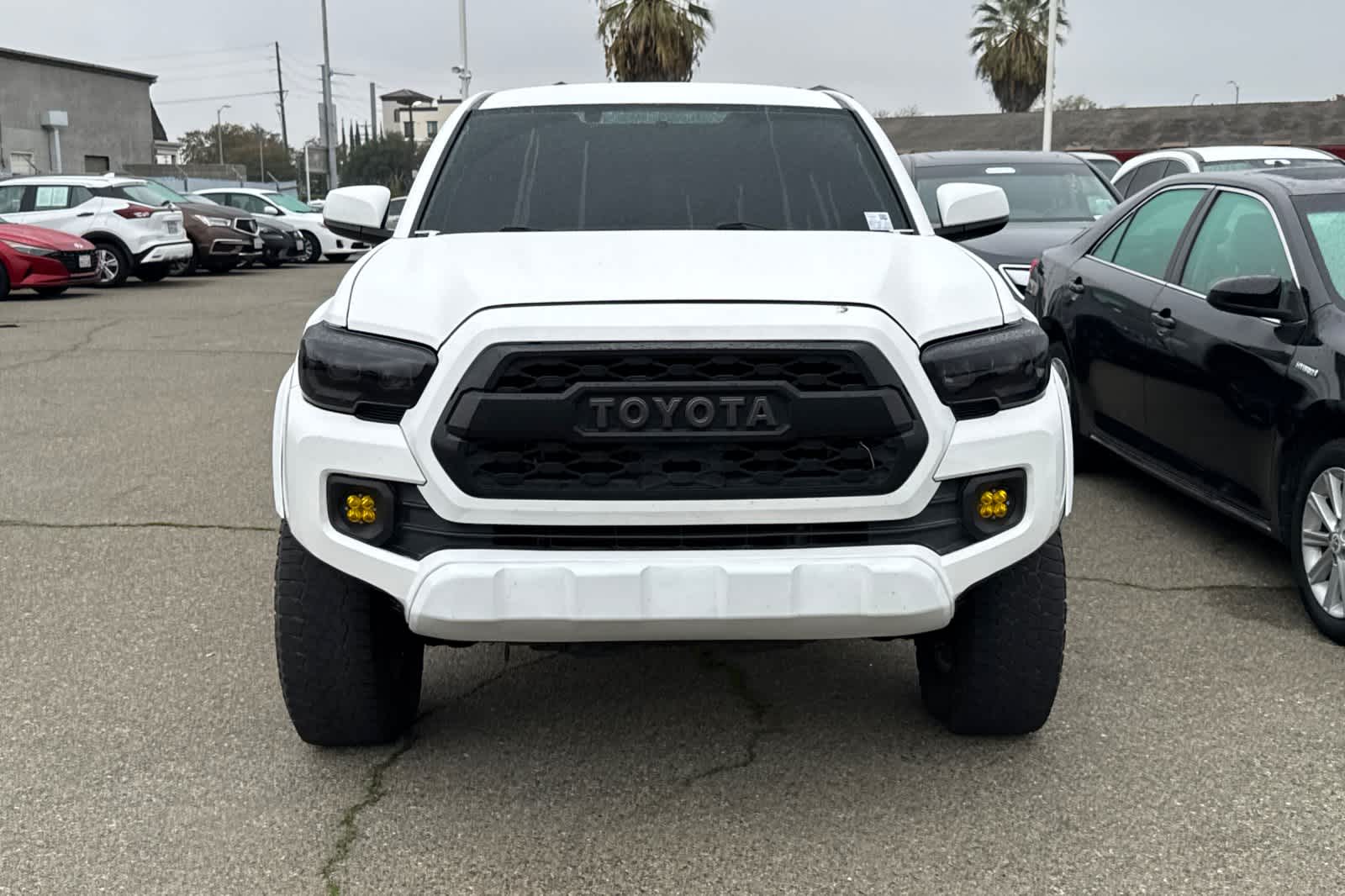 Thumbnail: 2017 Toyota Tacoma - 6